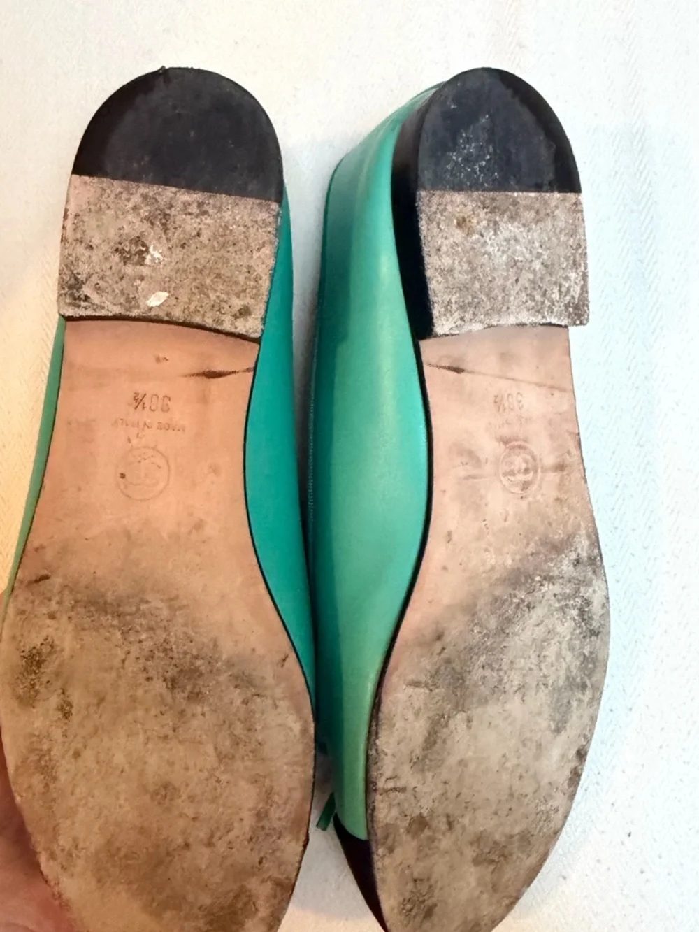 CHANEL Teal and Black Cap-Toe Leather Ballet Flats - Picture 3 of 4